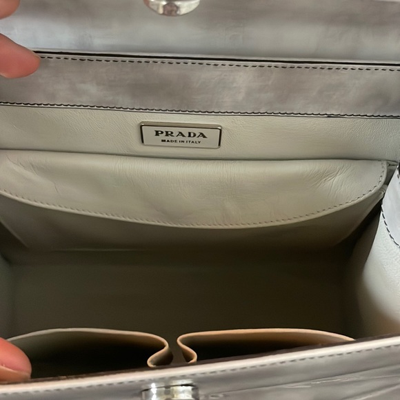 Prada lambskin limited edition handbag - Picture 5 of 8